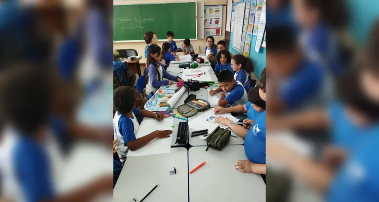 A turma realizou diversos estudos com os materiais do Vamos Ler e fizeram um bolo como encerramento das ações.