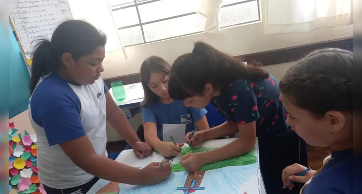 A turma confeccionou diversos cartazes sobre a temática