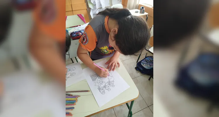 Os alunos ajudaram em todas as partes do processo de venda e entrega dos doces, além de realizarem tarefas com a HQ especial da Frísia.