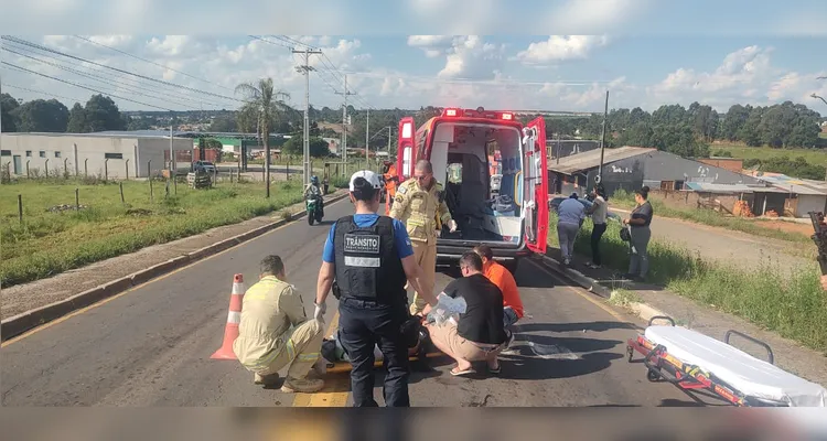 O acidente foi registrado na rua Valerio Ronchi, na região de Uvaranas, em Ponta Grossa.