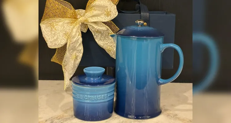 Clássico, elegante e atemporal. Este kit reúne uma prensa francesa Le Creuset e uma manteigueira Le Creuset, criando um ritual de café da manhã inspirado no lifestyle europeu. É uma combinação que une design, tradição e a qualidade inconfundível da Le Creuset.
