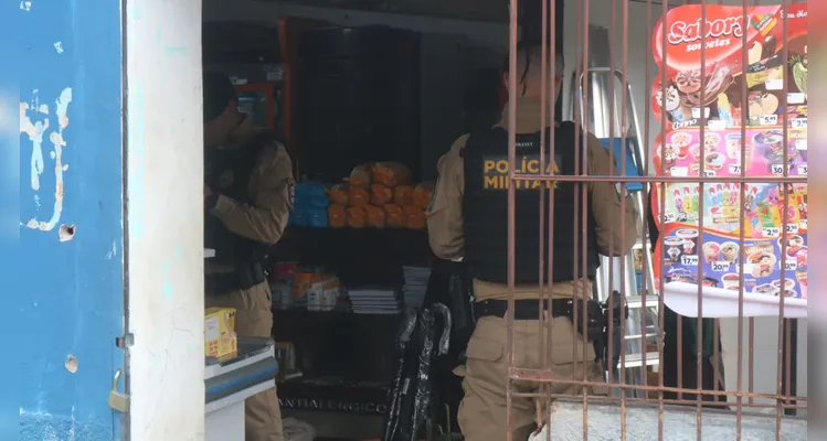 Tentativa de homicídio na Vila Guaíra deixa rastros de tiros em mercearia de PG