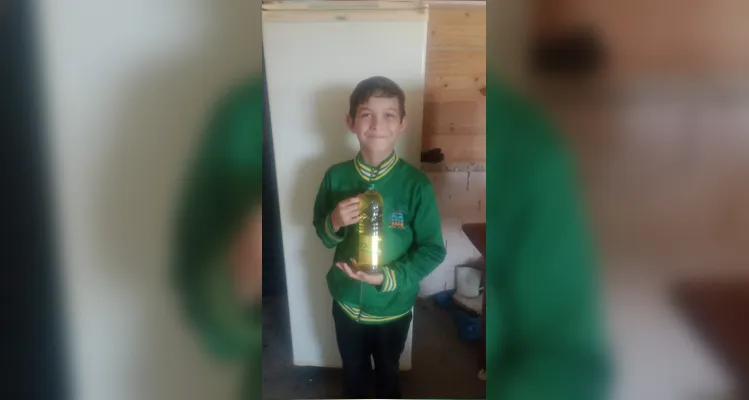 Como atividade de casa, cada aluno pode escolher entre realizar uma foto legenda ou gravar um vídeo destacando um produto da agricultura ou pecuária.