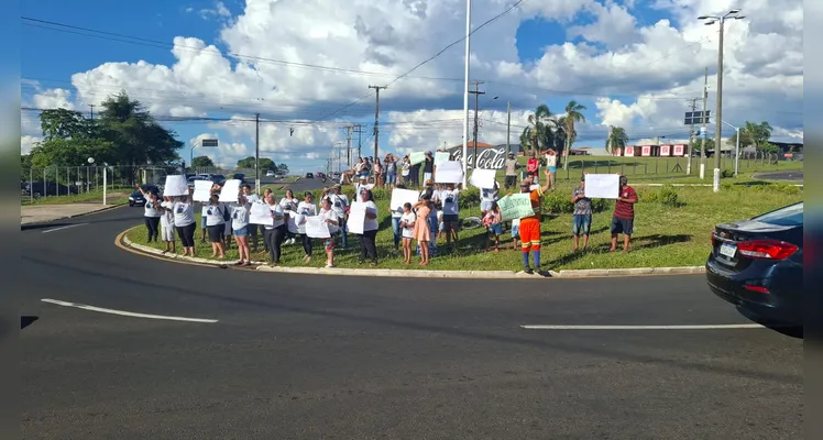 Família de adolescente morto pela PM realiza protesto em Ponta Grossa