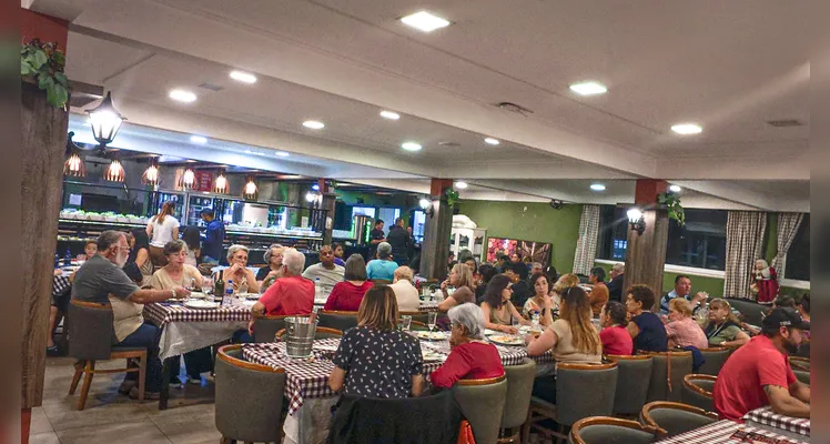 Restaurante tem ambiente bastante aconchegante e  familiar