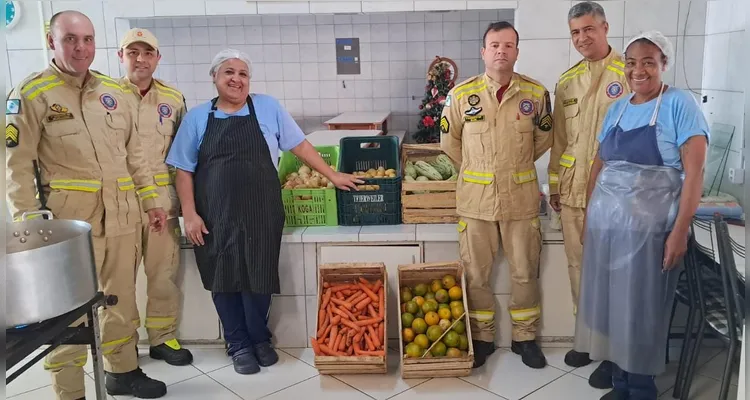 O Corpo de Bombeiros de Ponta Grossa realiza doações mensais para as entidades de caridade e acolhimento em Ponta Grossa