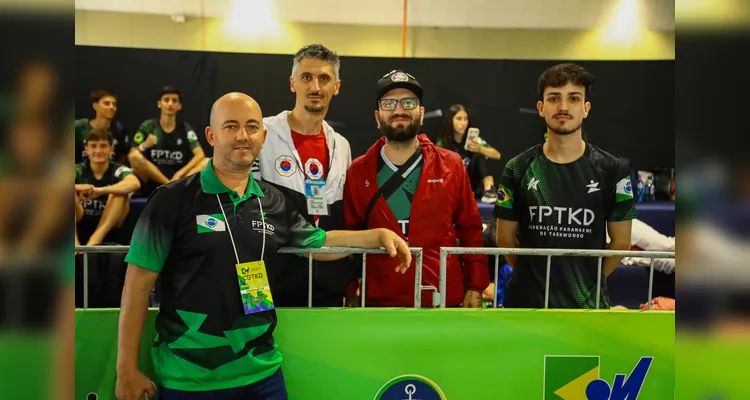 Professor de Ponta Grossa é eleito melhor técnico na categoria infantil de Taekwondo