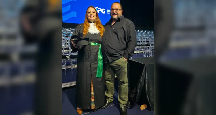 Ana em registro com o pai