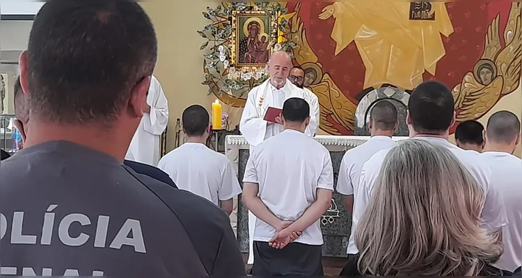 Polícia Penal promove reintegração social por meio de sacramentos religiosos em PG