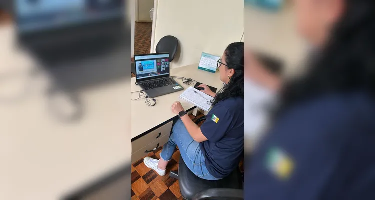 A formação tem o objetivo de preparar os educadores para o desenvolvimento das atividades com os alunos.