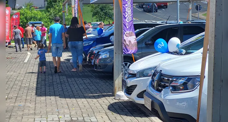 Evento reúne diversas lojas, que oferecem uma grande variedade de veículos