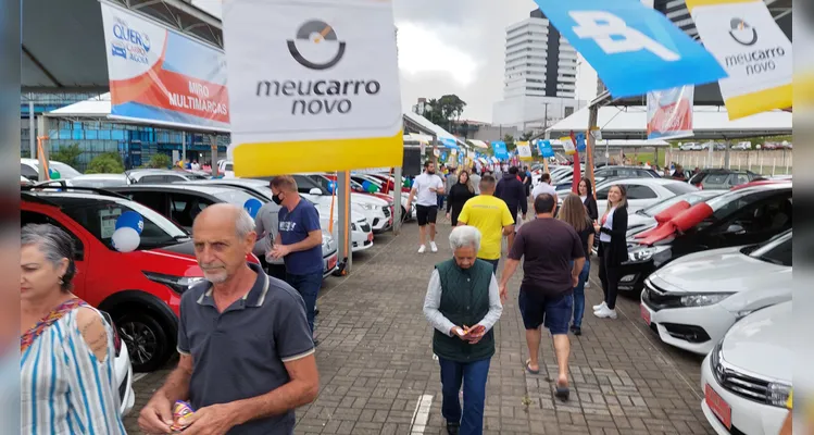 Evento reúne diversas lojas, que oferecem uma grande variedade de veículos