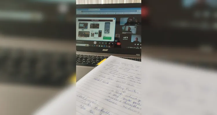 A formação tem o objetivo de preparar os educadores para o desenvolvimento das atividades com os alunos.