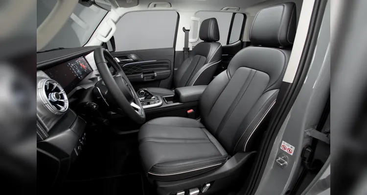 Com design robusto e imponente, o modelo entrega uma experiência premium, aliando tecnologia, controle ao dirigir e acabamento interno sofisticado