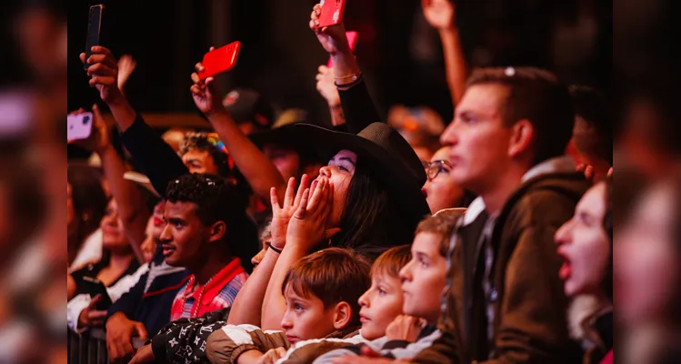 Shows acontecem na arena principal da festa, após as competições do rodeio.