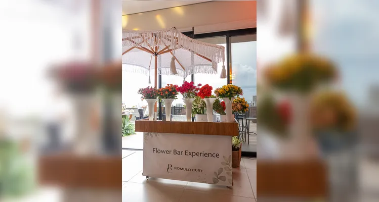 A ambientação ficou por conta da Princess Eventos, que transformou o espaço em um cenário elegante, harmonioso e pensado nos mínimos detalhes.