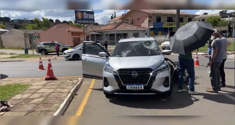 Colisão entre carro e moto deixa homem em estado grave na 'Visconde de Taunay'