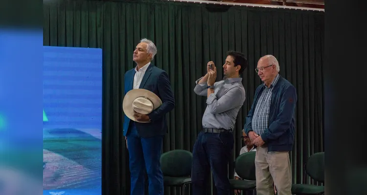 Encontro reuniu lideranças para debater o desenvolvimento econômico.