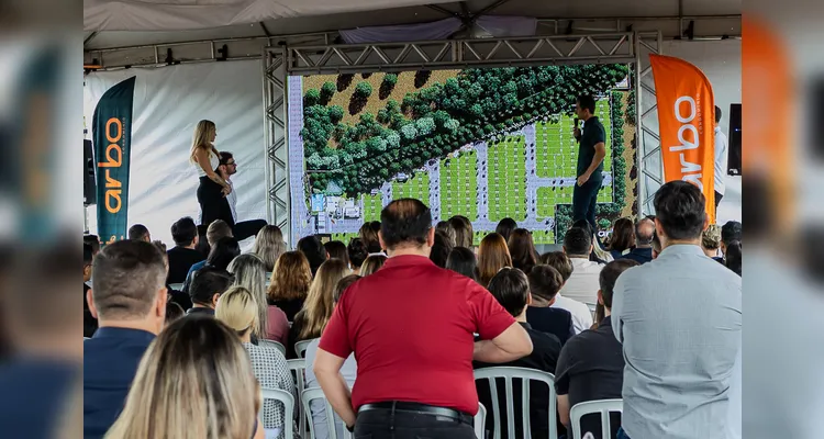 Diversos corretores acompanharam o meeting do Arbo