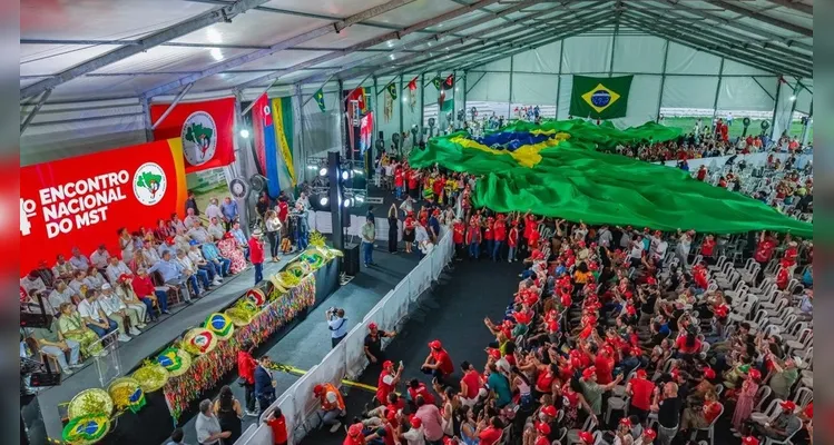 Lula anuncia pacote de R$ 2,7 bilhões para reforma agrária durante evento do MST