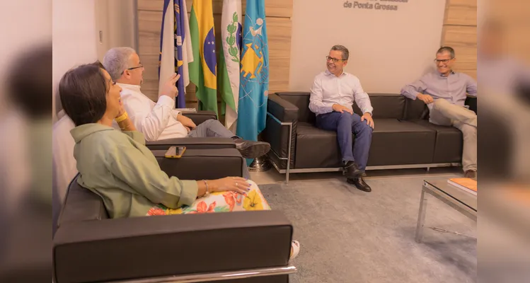 Reitor e vice-reitor receberam representantes da concessionária Motiva Paraná