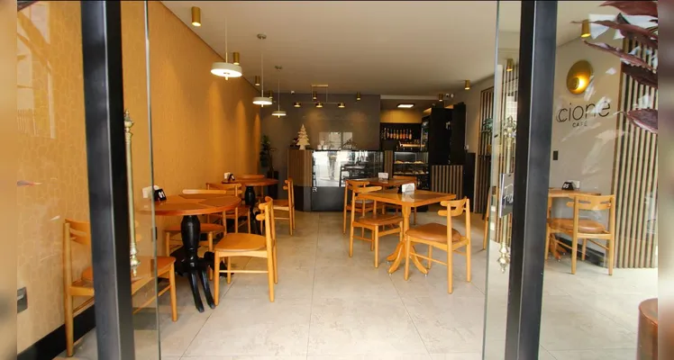 O Cione conta com um ambiente aconchegante, com sala de coworking