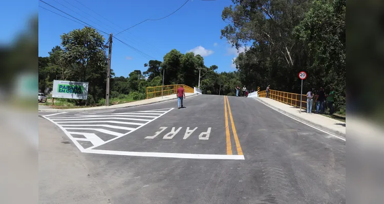 A nova ponte conta com duas pistas, cada uma delas com 4 metros de largura.