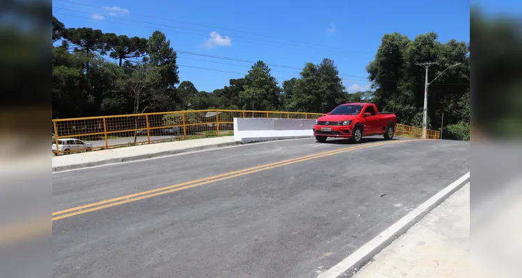 A nova ponte conta com duas pistas, cada uma delas com 4 metros de largura.