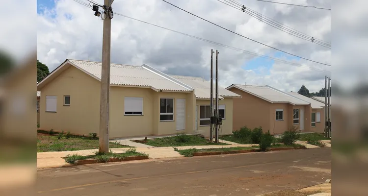 Moradias serão entregues nesta sexta-feira (22).