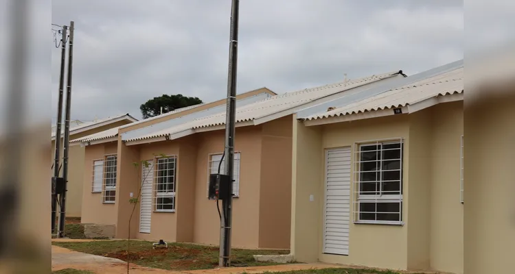 Ao todo, 99 casas foram entregues.
