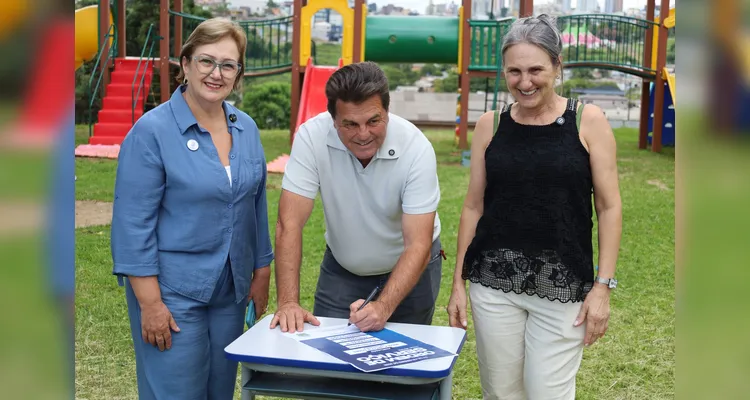 A solenidade contou com a presença do prefeito Denilson Baitala e da secretária municipal de Educação, Rosana Schwartz, além de representantes da comunidade escolar.