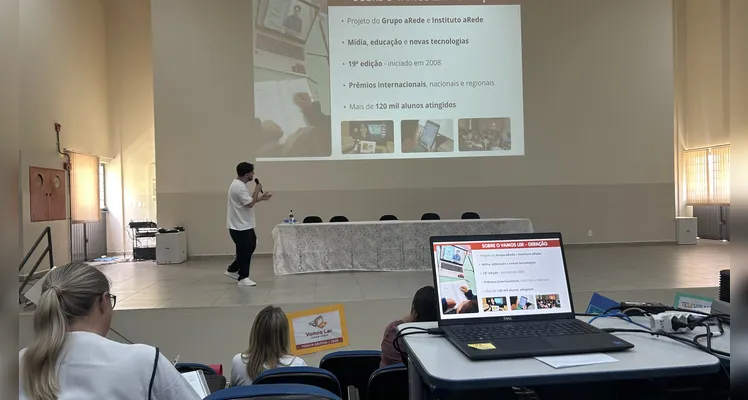 A formação reuniu mais de uma centena de participantes e detalhou os principais conceitos do Vamos Ler.