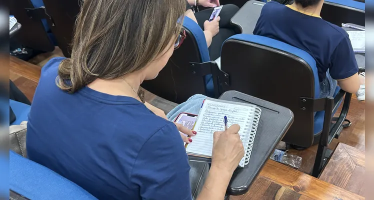 A formação reuniu mais de uma centena de participantes e detalhou os principais conceitos do Vamos Ler.