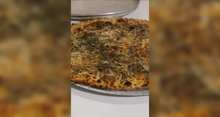 Pizzas são elaboradas com ingredientes selecionados