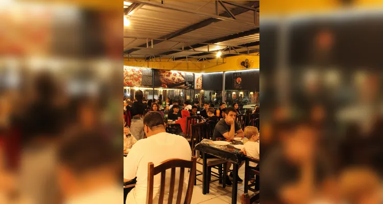 Espaço conta com rodízio de pizzas