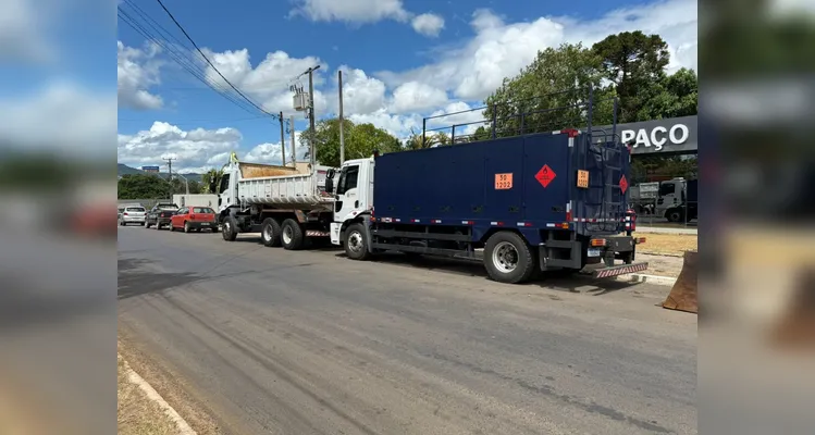 Foram incorporados ao patrimônio do consórcio cinco caminhões e cinco máquinas pesadas.