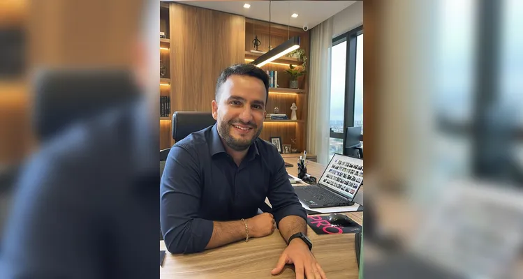 REGISTRO - A partir deste ano, Ponta Grossa passa a contar com o Quem Contrato, plataforma que moderniza a contratação de serviços por meio da inteligência artificial. Atuando via WhatsApp, a IA Assessor conecta usuários a profissionais e empresas homologadas, com agilidade, confiança e tecnologia. Para Pablo Batista, da Bazacom, a chegada da plataforma fortalece e impulsiona o mercado local.