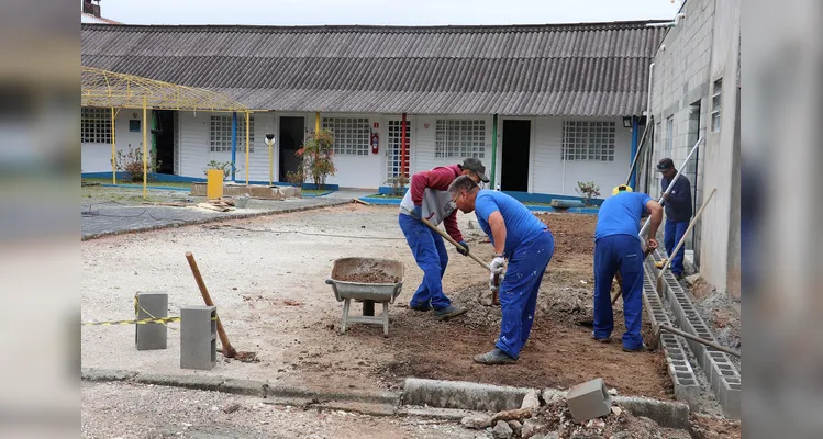 Projeto 'Mãos Amigas' atua nas escolas do Estado.