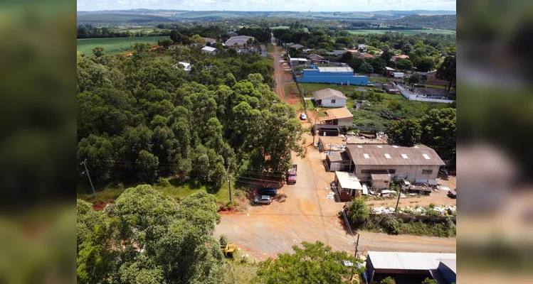 A ação amplia a transformação no bairro.
