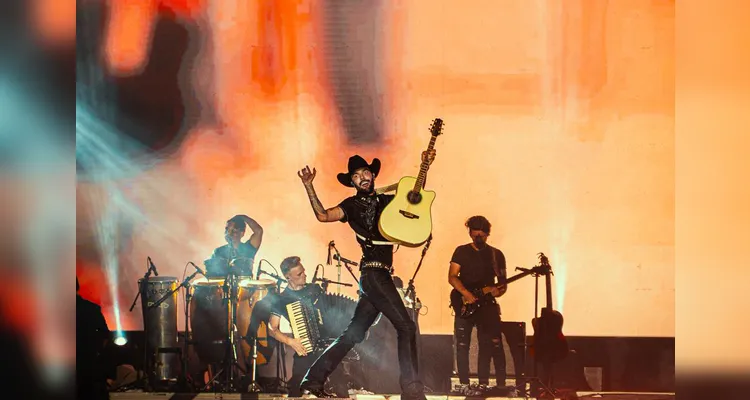 Luan Pereira e CountryBeat fazem sucesso com show em Pontal do Paraná