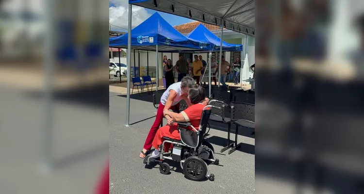 Rio Azul entrega 10 cadeiras de rodas motorizadas em programa inédito