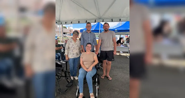 Rio Azul entrega 10 cadeiras de rodas motorizadas em programa inédito