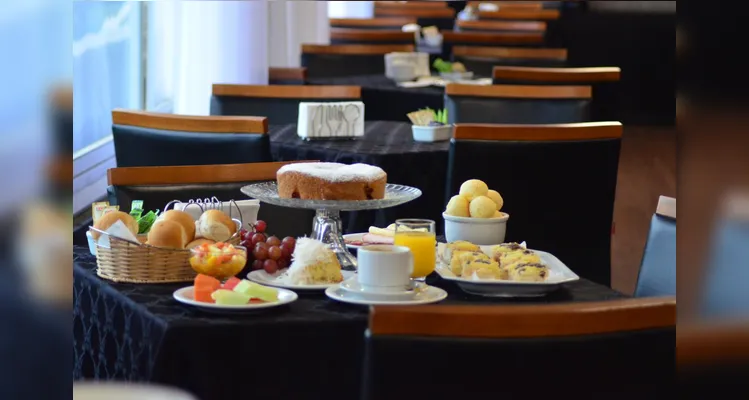 Hotel disponibiliza grande variedade de produtos da mais alta qualidade no café da manhã