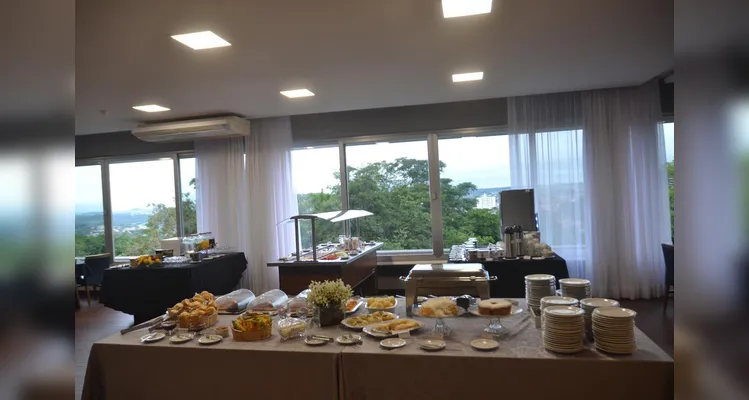 Hotel disponibiliza grande variedade de produtos da mais alta qualidade no café da manhã
