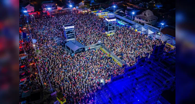 Confira as imagens dos shows do Verão Maior Paraná desta noite