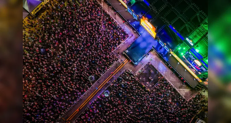 Confira as imagens dos shows do Verão Maior Paraná desta noite