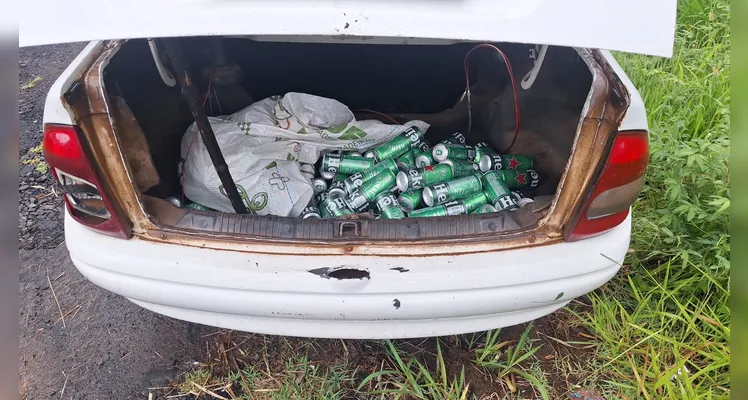 Pessoas são presas por roubar cervejas de caminhão tombado em Imbaú