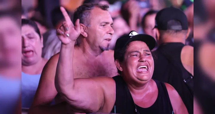 Roupa Nova reúne 150 mil pessoas em Matinhos; veja fotos do show