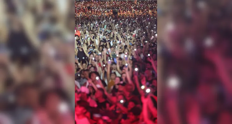 Roupa Nova reúne 150 mil pessoas em Matinhos; veja fotos do show