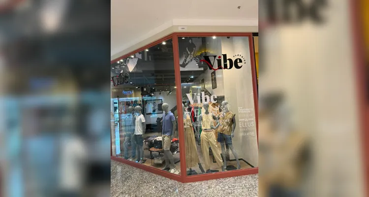 Nos próximos dias 3, 4 e 5 de fevereiro, das 9 às 19 horas dependências do Hotel Planalto serão palco de um super bazar que promete movimentar os amantes da moda, da qualidade e do bom gosto.